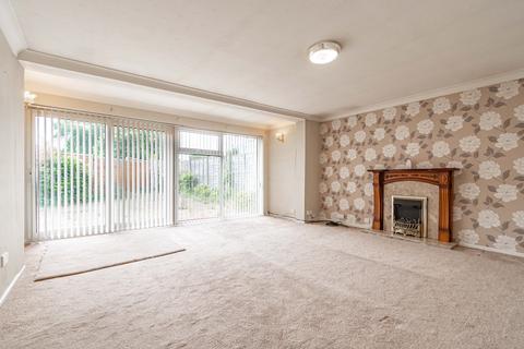 2 bedroom bungalow for sale - Bronte Farm Road, Shirley, Solihull, West Midlands, B90