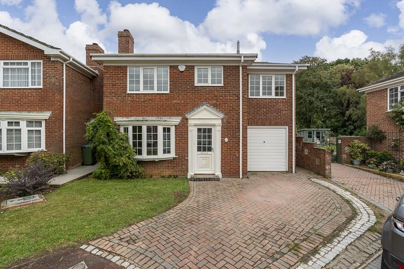Summerfields, Locks Heath, Southampton, Hampshire. SO31 6NN 4 bed