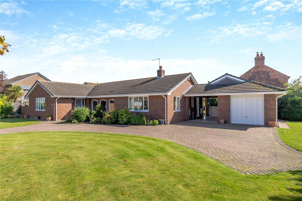 Farndon, Chester, Cheshire 3 bed bungalow for sale £695,000