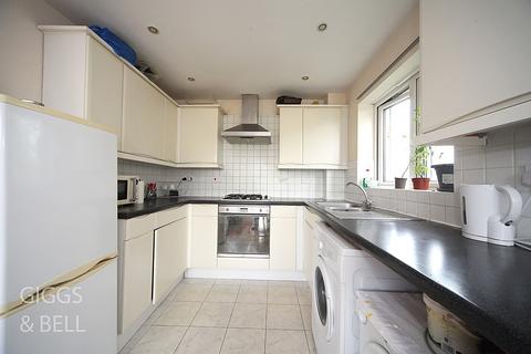 2 bedroom apartment for sale - Primrose Close, Luton, Bedfordshire, LU3