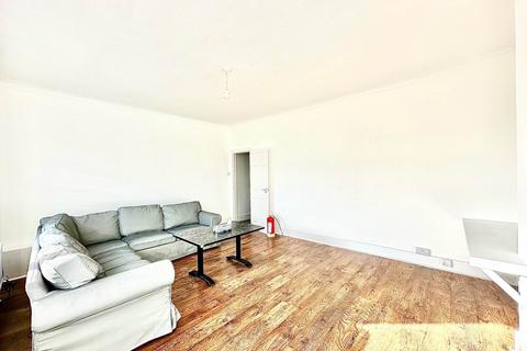 2 bedroom flat to rent, Woodhouse Road, North Finchley, London N12