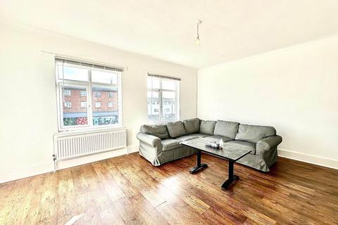 2 bedroom flat to rent, Woodhouse Road, North Finchley, London N12