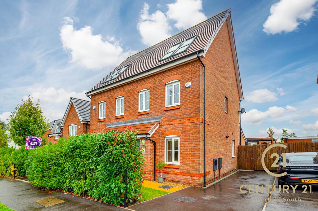 Gateacre Park Drive, L25 3 bed semidetached house £315,000