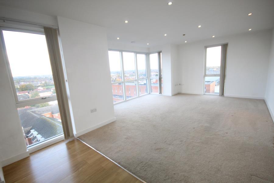 Lexington Apartments, Slough 2 bed flat - £1,450 pcm (£335 pw)