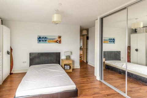 2 bedroom flat for sale, Queensland Road, Islington, London, N7