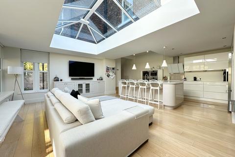 14 Cavendish Grove, Eccles, Manchester, M30 9HR