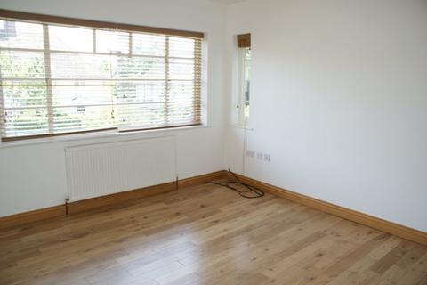 2 bedroom maisonette to rent, Ossulton Way, East Finchley