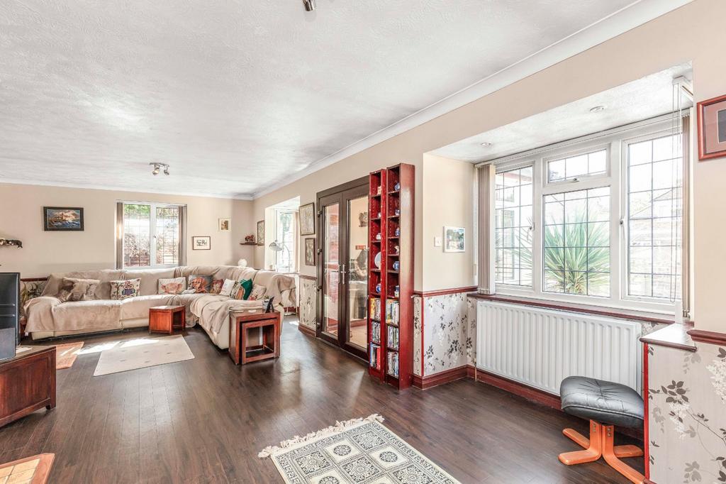 Valebridge Road, Burgess Hill, West Sussex, RH15 5 bed bungalow for sale £550,000