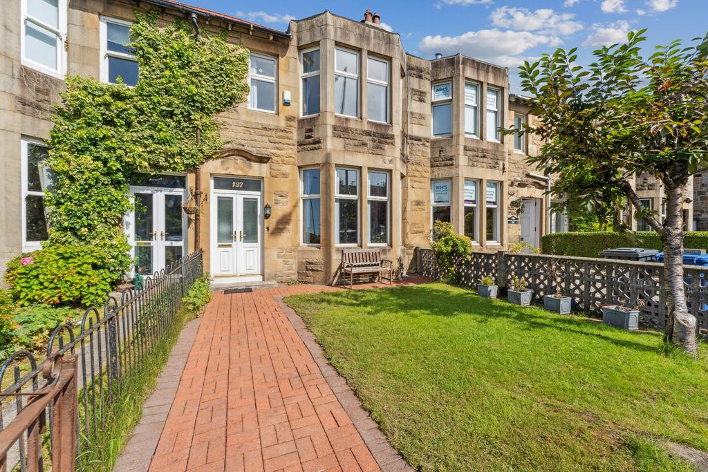 Eastwoodmains Road, Clarkston, East Renfrewshire, G76 7HB 4 bed