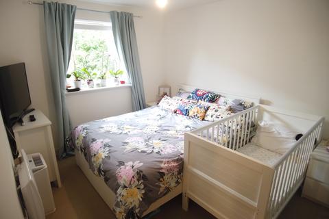 1 bedroom flat for sale - Trafalgar Gardens, Crawley RH10