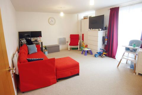 1 bedroom flat for sale, Trafalgar Gardens, Crawley RH10