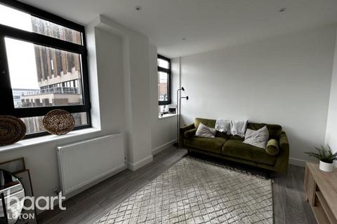 2 bedroom flat to rent, Alma Street, Luton