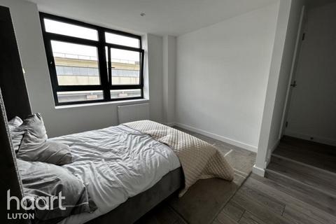 2 bedroom flat to rent, Alma Street, Luton