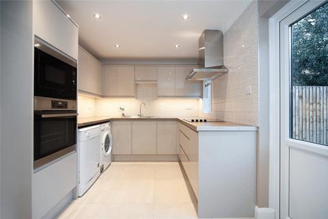 4 bedroom terraced house to rent, Waveney Close, London