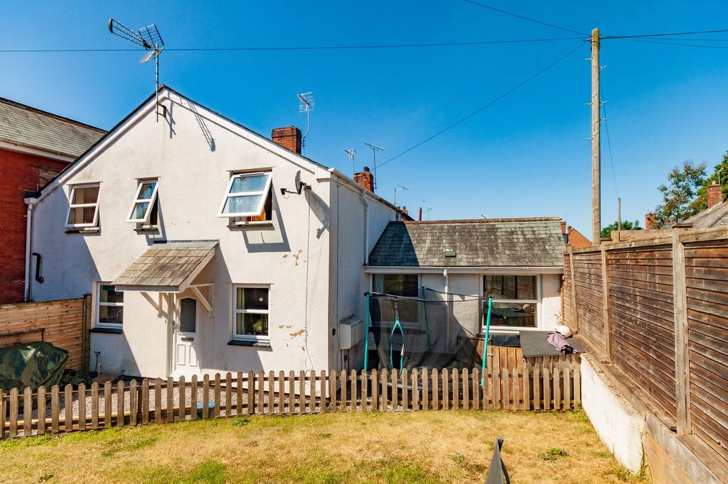 Threshers, Crediton, EX17 4 bed semidetached house £1,100 pcm (£254 pw)