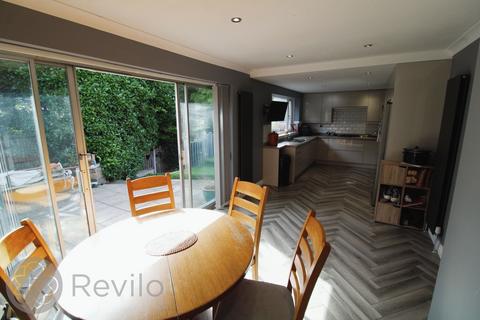 2 Nudger Close, Dobcross, Oldham, OL3 5AP