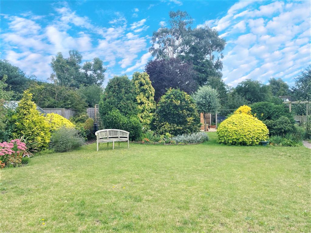 Rushcliffe Road, Manthorpe Estate, Grantham, NG31 2 bed detached