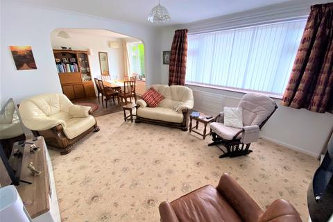 2 bedroom detached bungalow for sale, Rushcliffe Road, Manthorpe Estate, Grantham, NG31