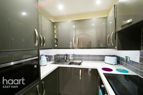 undefined, Elderberry Way, London