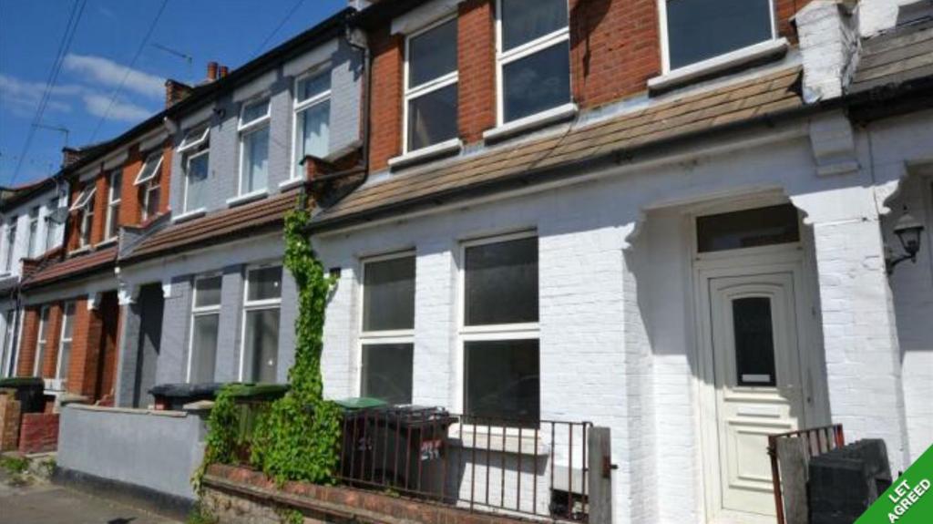 Langham Road, London, N15 3 bed terraced house £2,100 pcm (£485 pw)