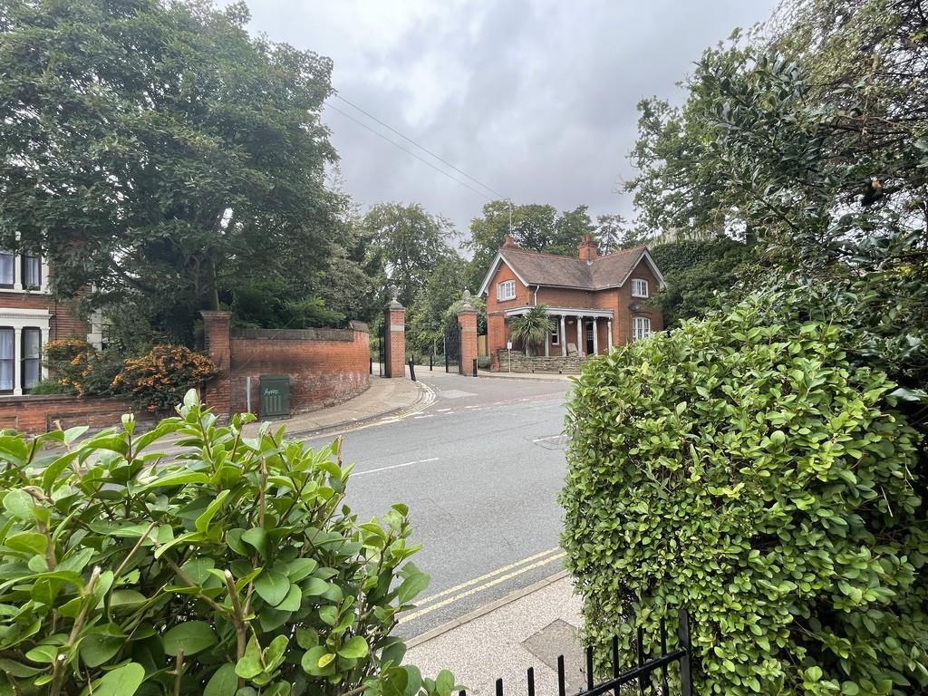 View of Entrance to Christchurch Park