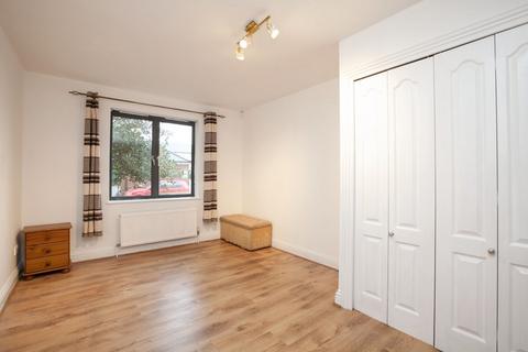 2 bedroom flat to rent, Manor Gardens, Holloway