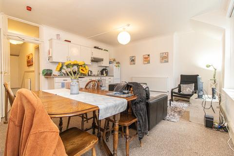 2 bedroom apartment to rent, Cathedral Road, Pontcanna