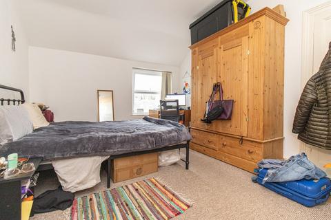 2 bedroom apartment to rent, Cathedral Road, Pontcanna