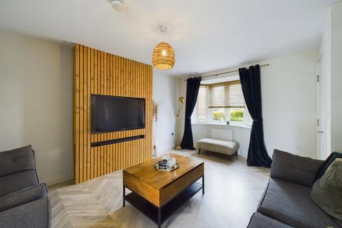 3 bedroom semi-detached house for sale - Pine Grove, Burton-on-Trent