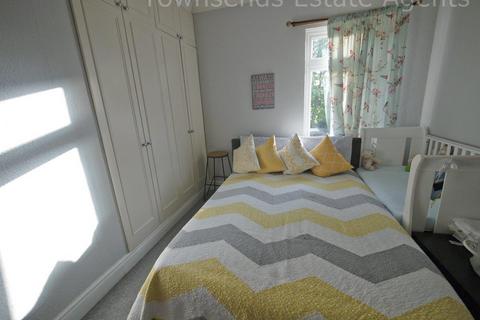 2 bedroom flat to rent, Chester Road, Northwood HA6