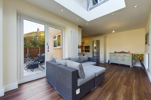 70 New Road, Uttoxeter, ST14 7DE
