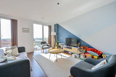 3 bedroom flat for sale, Belgravia House, Ealing Broadway, London, W5