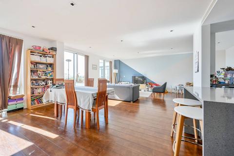 3 bedroom flat for sale, Belgravia House, Ealing Broadway, London, W5