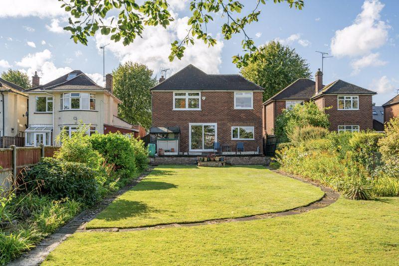 Halfway Avenue, Luton 3 bed detached house £495,000