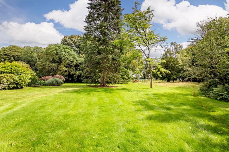 Clevedon RoadFailand 4 bed character property £1,100,000