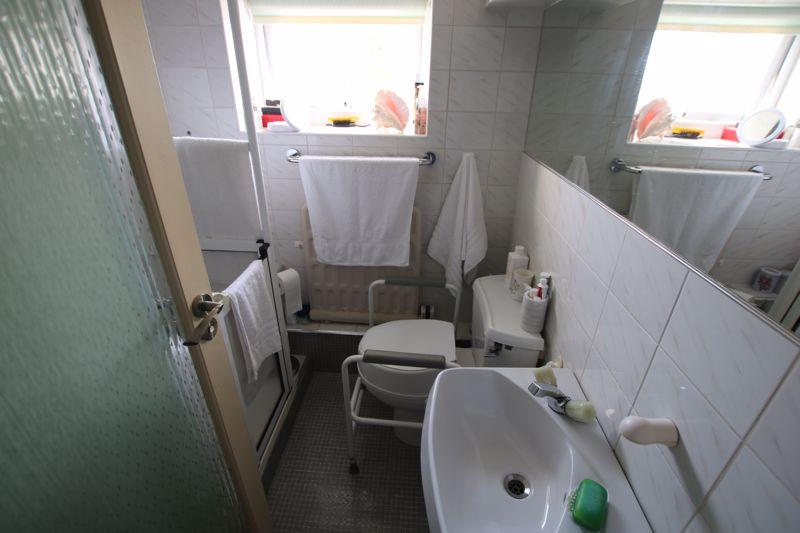 Photo 33