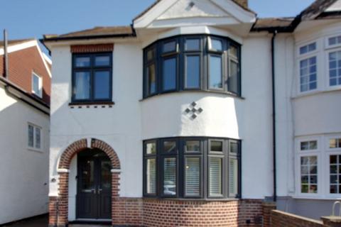 4 bedroom house for sale - Lime Tree Walk, Enfield