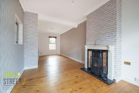 20 Shaftesbury Road, Romford, RM1 2QH
