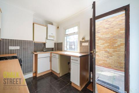 20 Shaftesbury Road, Romford, RM1 2QH