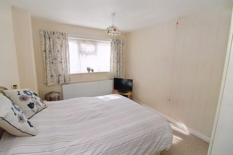2 bedroom semi-detached bungalow for sale, Holmer Place, Holmer Green HP15