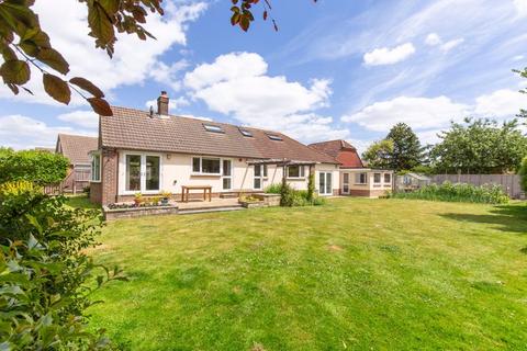 3 bedroom detached bungalow for sale, Maybush Drive, Chichester