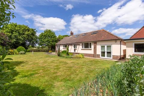 3 bedroom detached bungalow for sale, Maybush Drive, Chichester