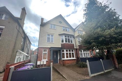 2 bedroom flat to rent, Grimston Gardens, Folkestone, CT20