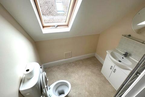2 bedroom flat to rent, Grimston Gardens, Folkestone, CT20