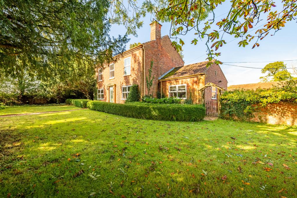Mid Farmhouse, Lissington, Lincoln, Lincolnshire, LN3 5AE 6 bed