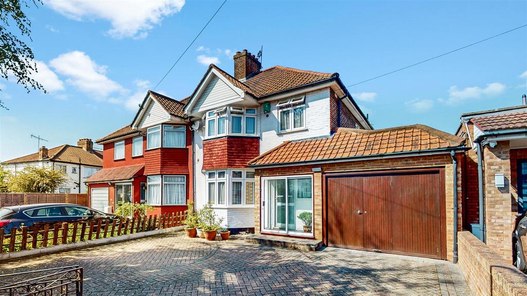 Derek Avenue, WEMBLEY 4 bed semidetached house for sale £725,000