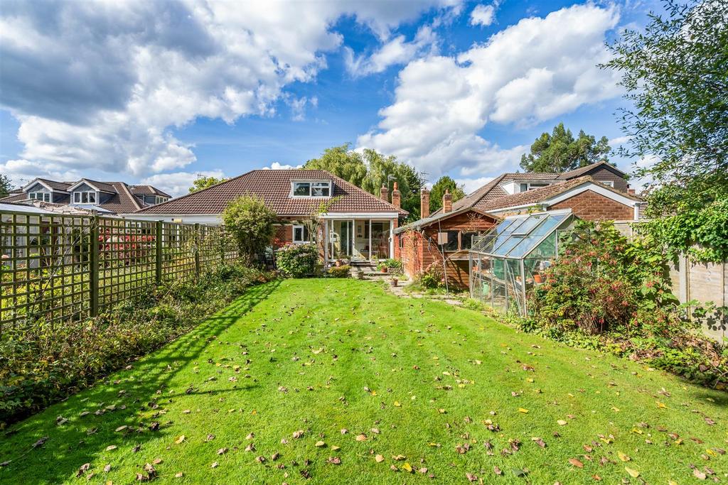 Malthouse Lane, Earlswood, Solihull 2 bed semidetached bungalow for