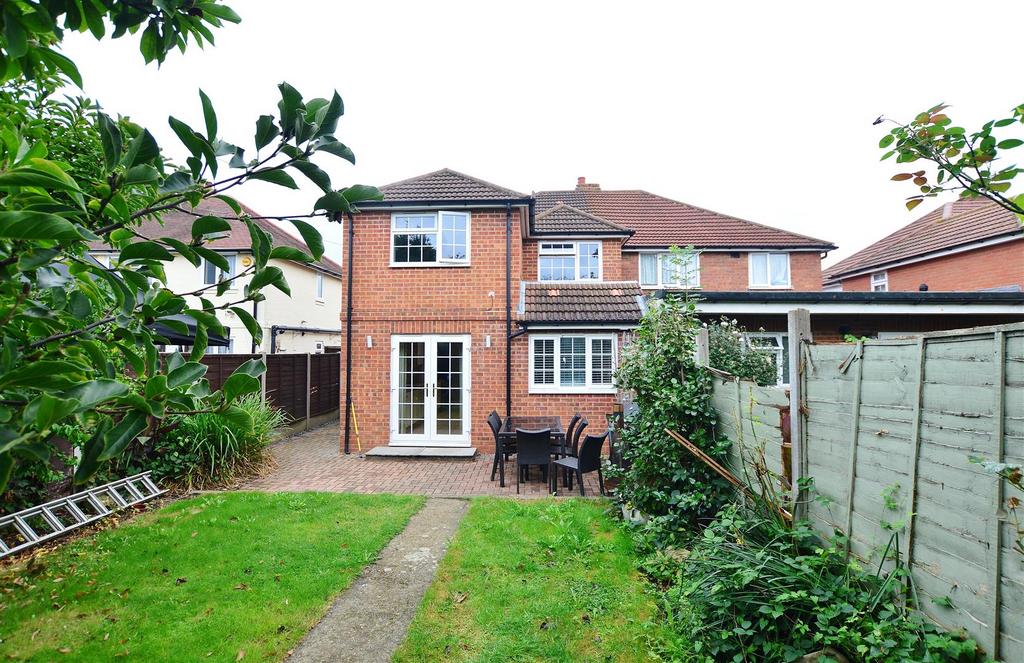 Salisbury Avenue, Slough 4 bed semidetached house for sale £550,000