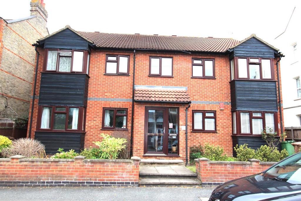 Woodland Road, North Chingford 2 bed property for sale £350,000
