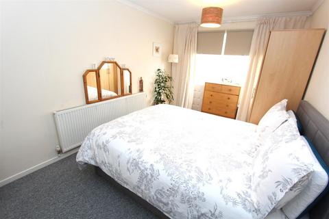 13a Woodland Road, Chingford, London, E4 7ET